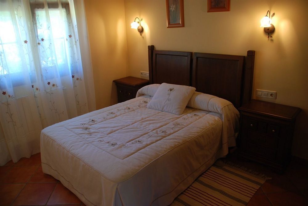 Apartamentos El Pedrayu Онис Экстерьер фото
