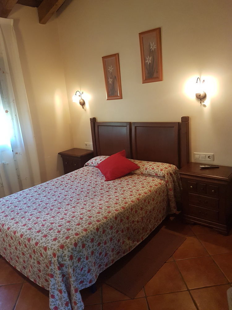 Apartamentos El Pedrayu Онис Экстерьер фото